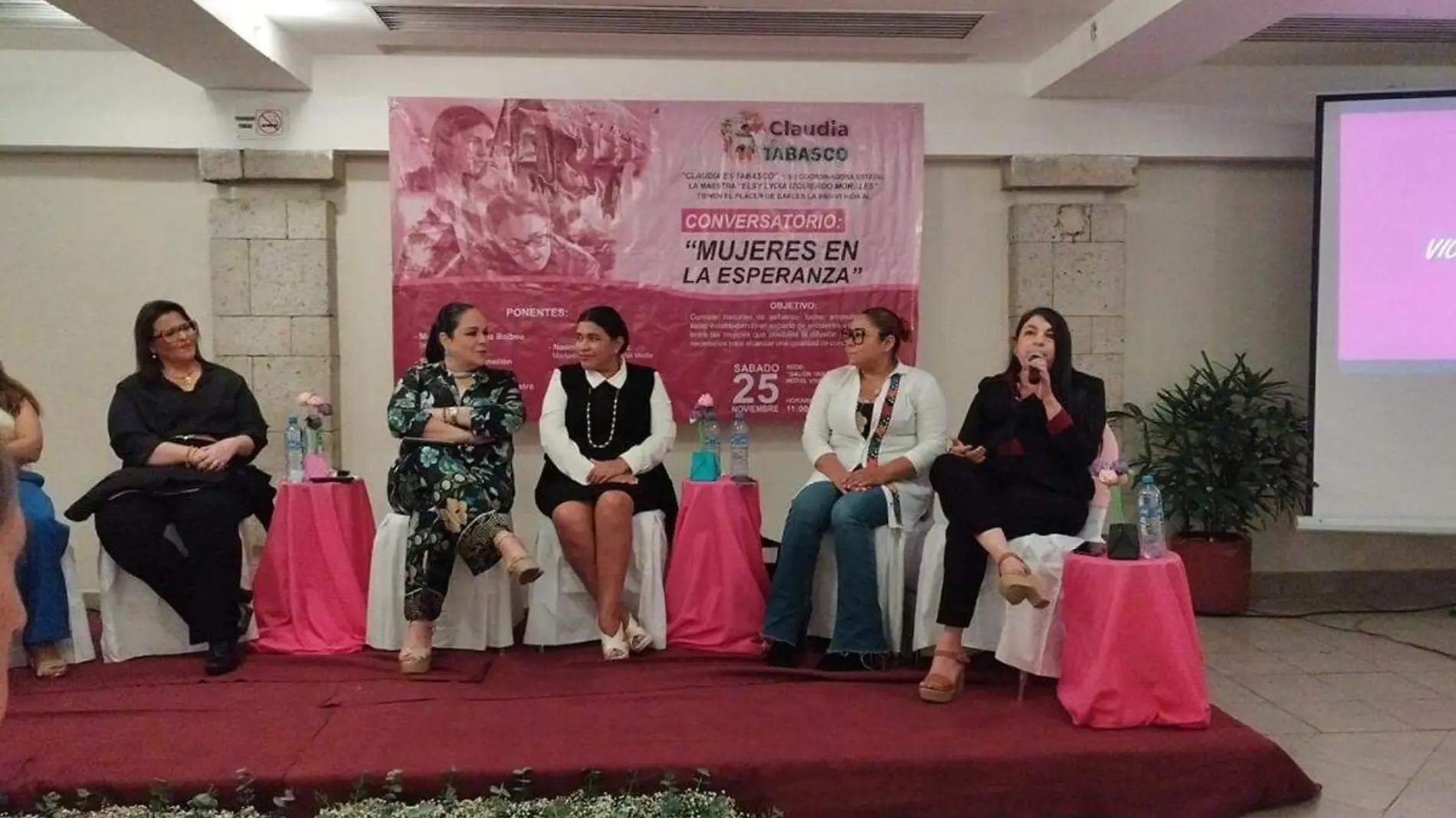 Conversatorio-Mujeres-En-La-Esperanza copia